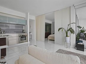 1040 Biscayne Blvd 2108, Miami FL 33132