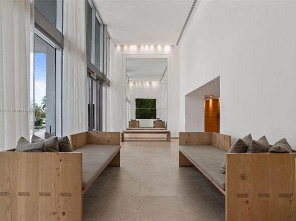 1040 Biscayne Blvd 2108, Miami FL 33132