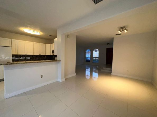 10812 NW 51st ln, Doral FL 33172