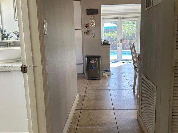 8530 NW 178th St, Hialeah FL 33015