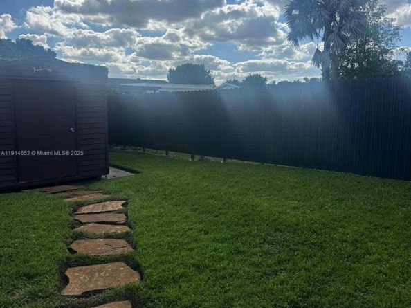 8530 NW 178th St, Hialeah FL 33015