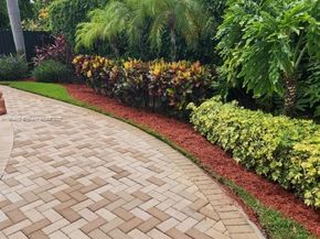 8530 NW 178th St, Hialeah FL 33015