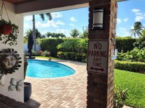 8530 NW 178th St, Hialeah FL 33015