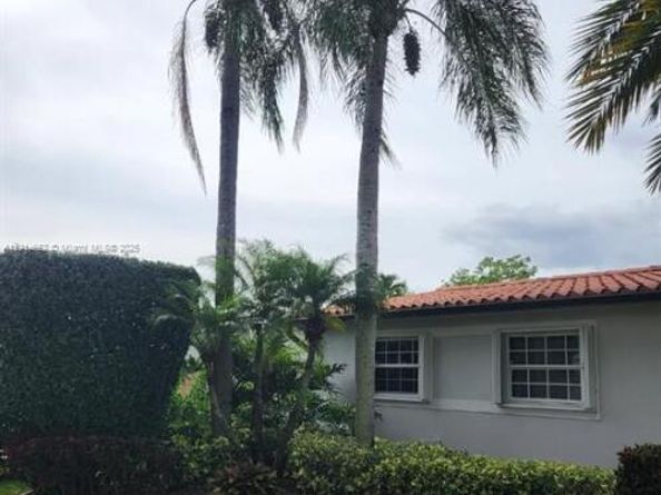 8530 NW 178th St, Hialeah FL 33015