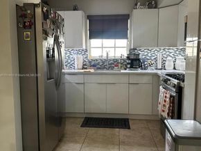 8530 NW 178th St, Hialeah FL 33015