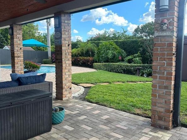 8530 NW 178th St, Hialeah FL 33015