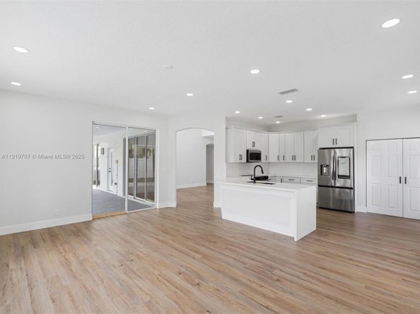 6758 Lake Nona Pl, Lake Worth FL 33463