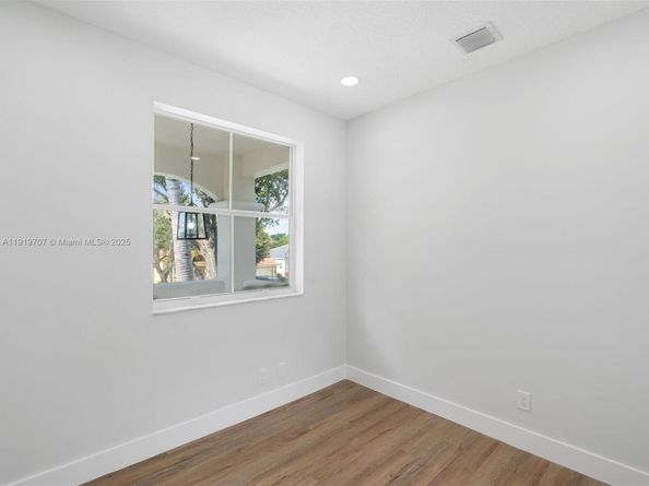 6758 Lake Nona Pl, Lake Worth FL 33463