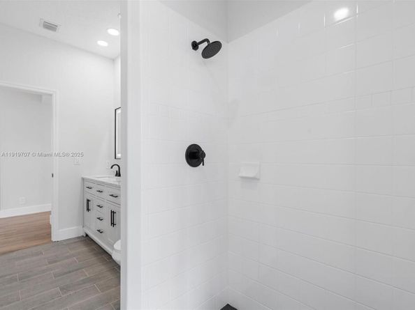 6758 Lake Nona Pl, Lake Worth FL 33463