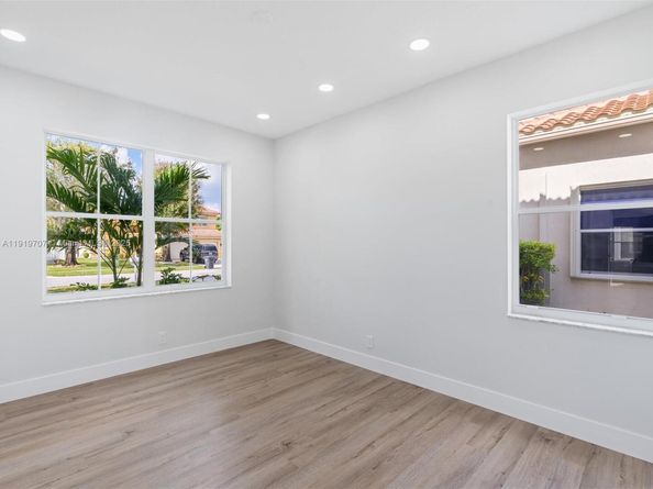 6758 Lake Nona Pl, Lake Worth FL 33463