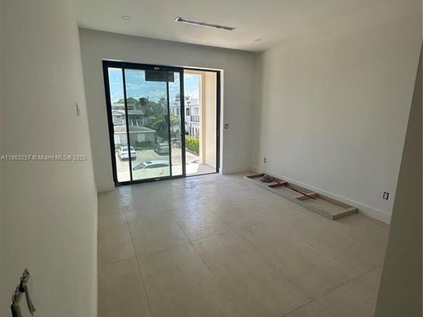 1319 NE 13th Ave, Fort Lauderdale FL 33304