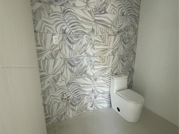 1319 NE 13th Ave, Fort Lauderdale FL 33304
