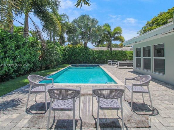 2716 NE 27th Ct, Fort Lauderdale FL 33306