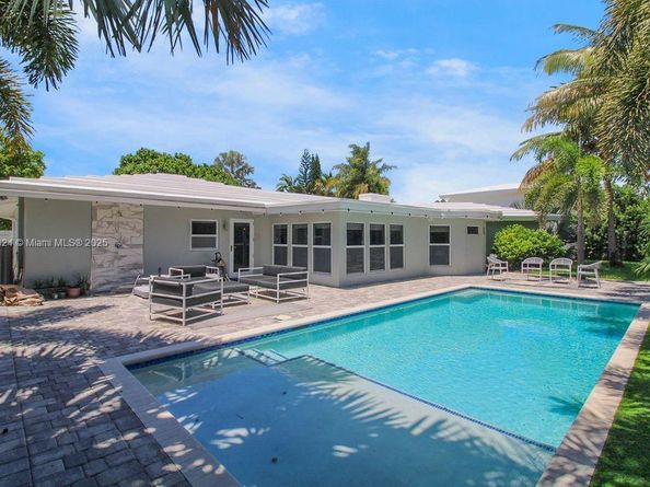2716 NE 27th Ct, Fort Lauderdale FL 33306