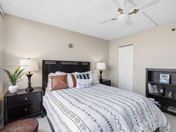 1000 Saint Charles Pl 417, Pembroke Pines FL 33026