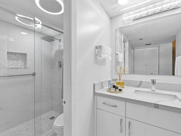 1000 Saint Charles Pl 417, Pembroke Pines FL 33026