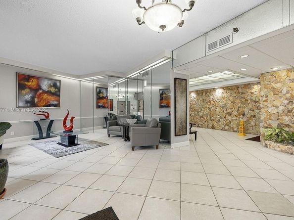 1000 Saint Charles Pl 417, Pembroke Pines FL 33026