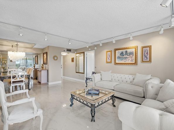 1000 Saint Charles Pl 417, Pembroke Pines FL 33026