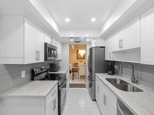 1000 Saint Charles Pl 417, Pembroke Pines FL 33026