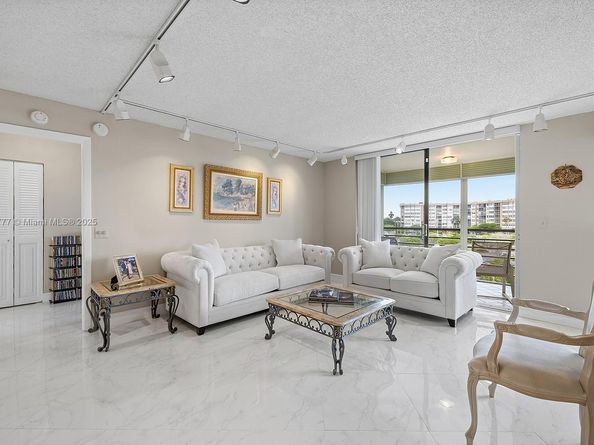 1000 Saint Charles Pl 417, Pembroke Pines FL 33026