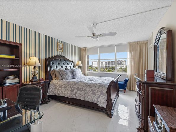 1000 Saint Charles Pl 417, Pembroke Pines FL 33026