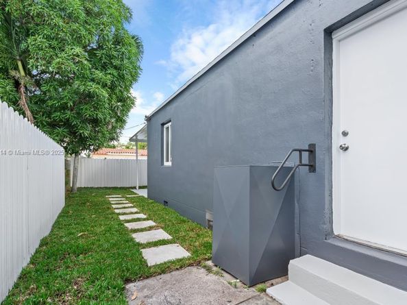 816 Codadad St, Opa-Locka FL 33054