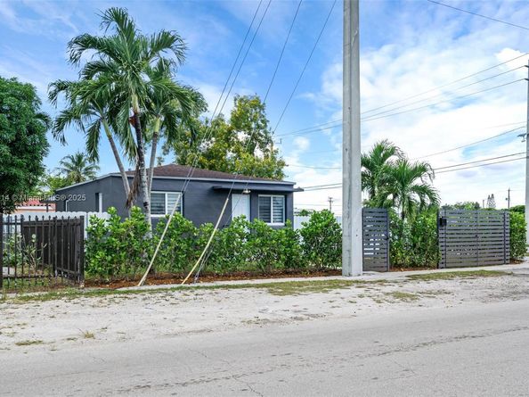 816 Codadad St, Opa-Locka FL 33054