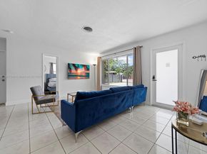 560 NE 161st St, Miami FL 33162