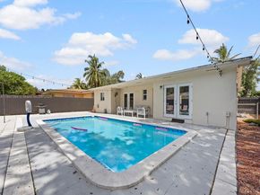 560 NE 161st St, Miami FL 33162