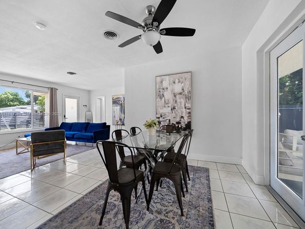 560 NE 161st St, Miami FL 33162