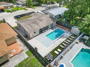 560 NE 161st St, Miami FL 33162
