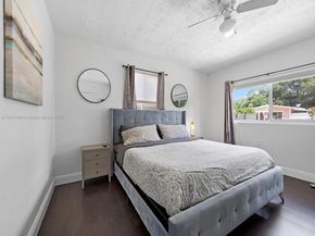 560 NE 161st St, Miami FL 33162