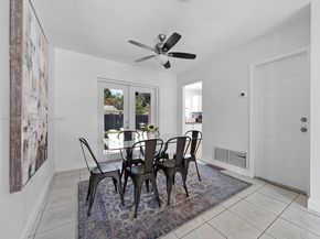 560 NE 161st St, Miami FL 33162