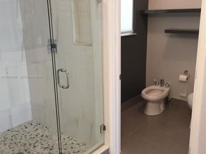 7233 NW 113th Ct, Doral FL 33178