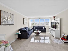 111 Golden Isles Dr C9, Hallandale Beach FL 33009