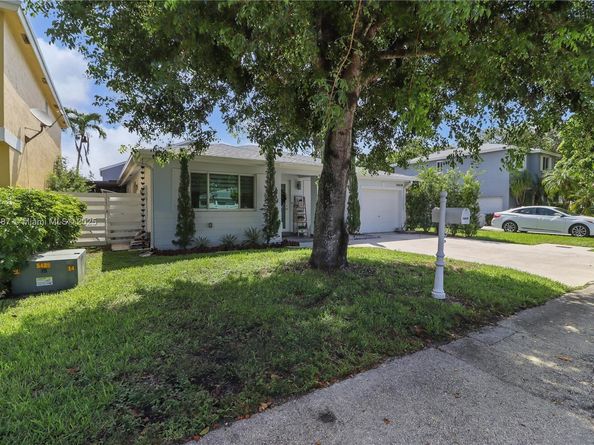 14519 SW 139th Ave Cir E, Miami FL 33186