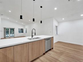 10153 NW 3rd Ct, Plantation FL 33324