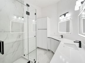 10153 NW 3rd Ct, Plantation FL 33324