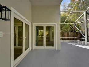 10153 NW 3rd Ct, Plantation FL 33324