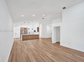 10153 NW 3rd Ct, Plantation FL 33324