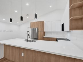 10153 NW 3rd Ct, Plantation FL 33324