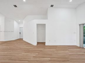 10153 NW 3rd Ct, Plantation FL 33324