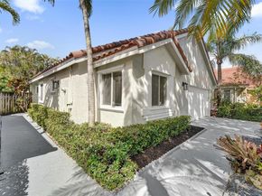 10153 NW 3rd Ct, Plantation FL 33324