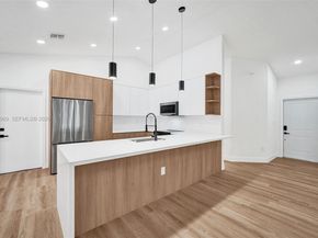 10153 NW 3rd Ct, Plantation FL 33324