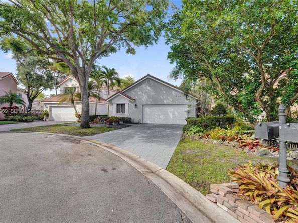 10153 NW 3rd Ct, Plantation FL 33324