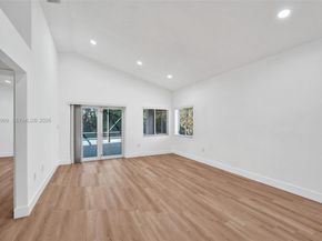 10153 NW 3rd Ct, Plantation FL 33324