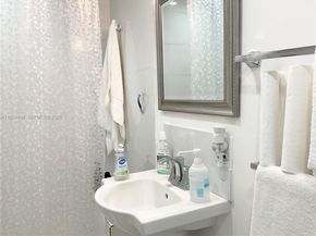 161 NW 145th St, Miami FL 33168