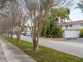 1872 NE 46th St D5, Fort Lauderdale FL 33308