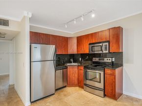 1872 NE 46th St D5, Fort Lauderdale FL 33308