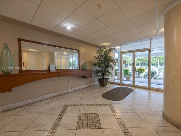 2841 NE 163rd St 704, North Miami Beach FL 33160